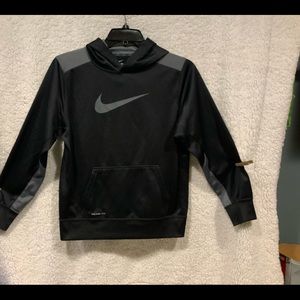 Nike Therma-Fit Hooded Shirt
